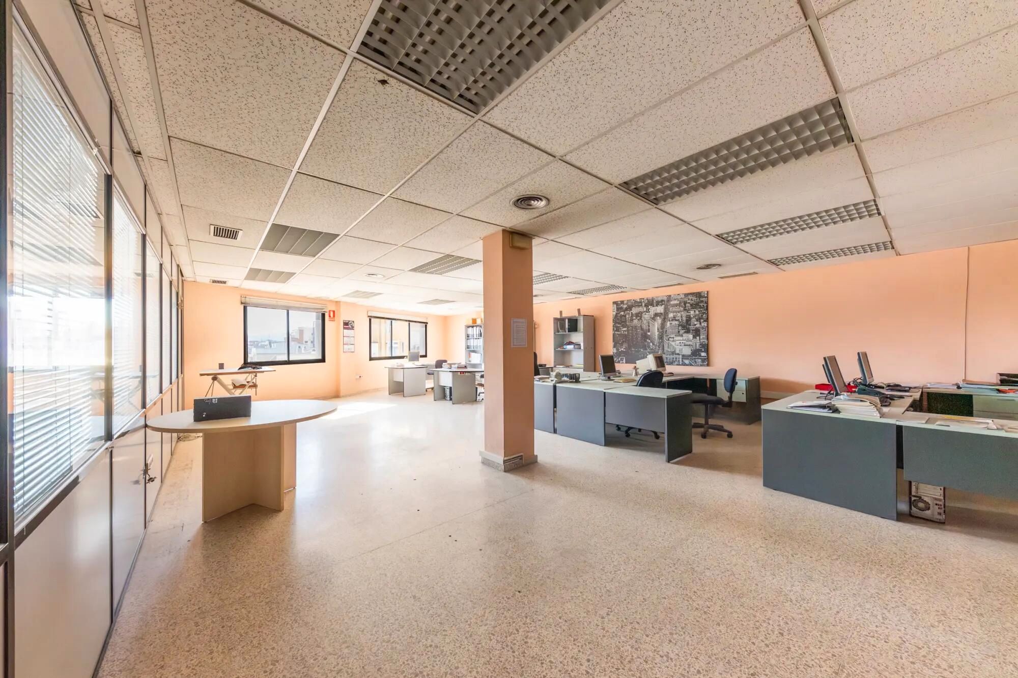 Oficina en venda en Cornellà de Llobregat