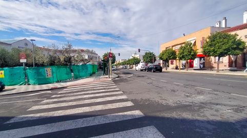 Foto 3 de Casa adosada en venda a Avenida del Aljarafe, 98, Centro, Bormujos