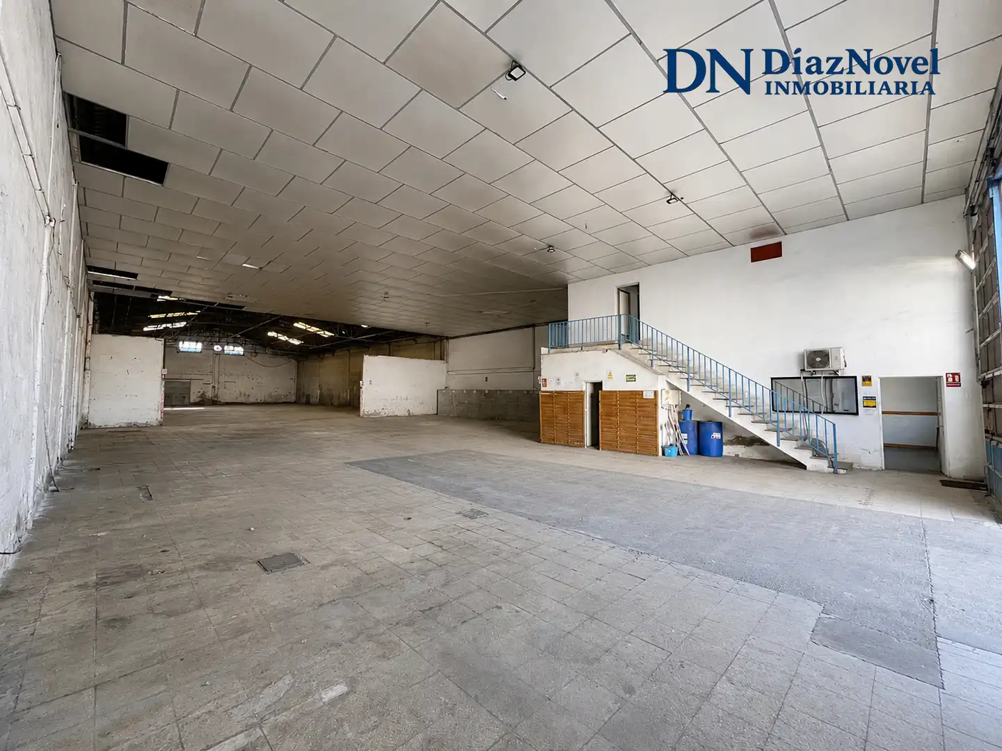 Nave industrial de alquiler en Málaga con Alarma