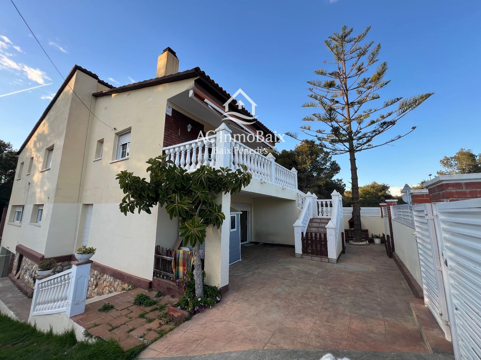 Exterior view of House or chalet for sale in Calafell  with Air Conditioner, Terrace and Swimming Pool