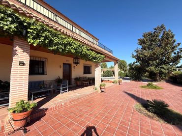 Casa con giardino in vendita a Polígono dehesilla poligono 88 parcela