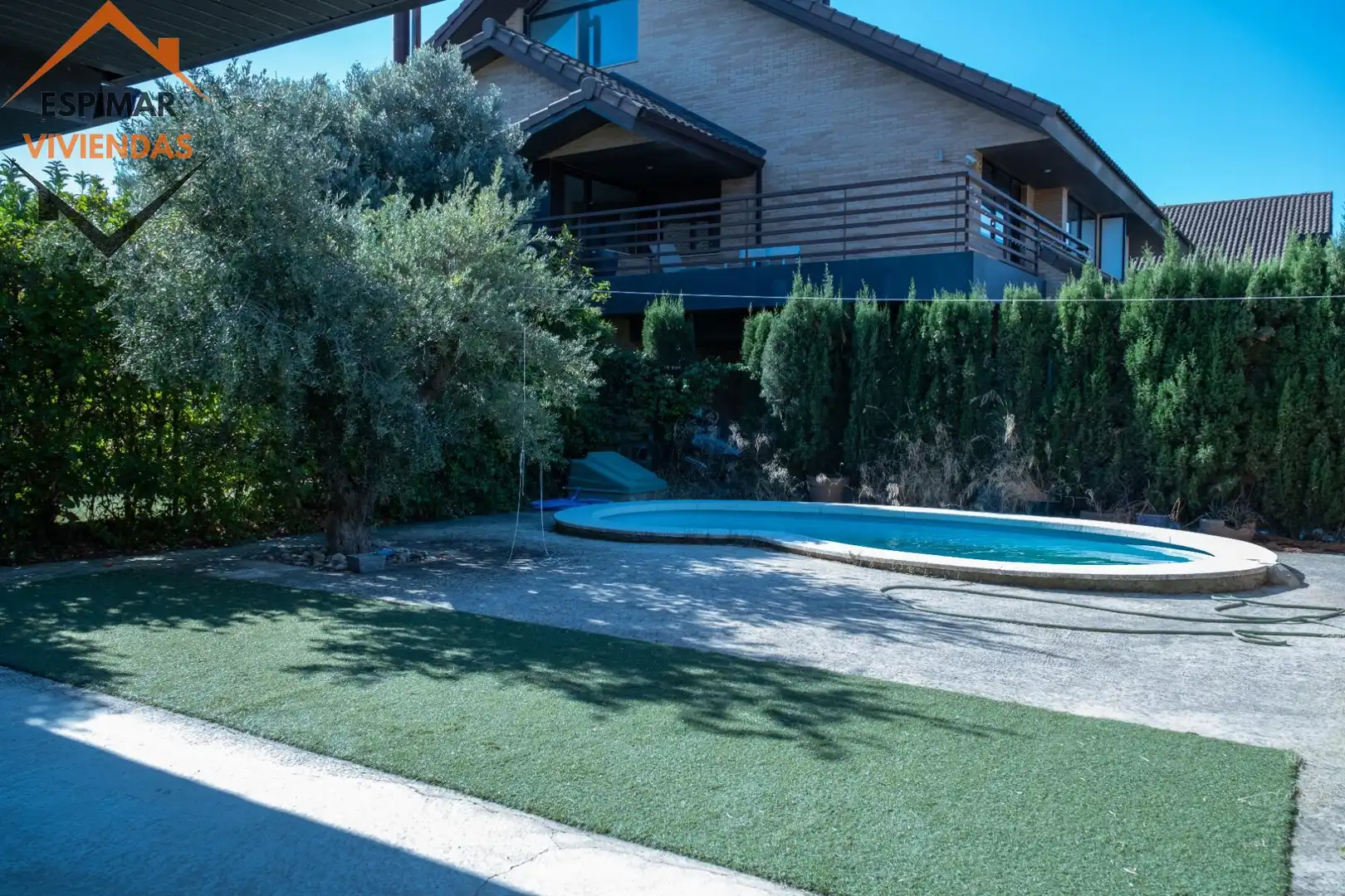 Swimming pool of Houses for sale in Villanueva de Gállego  with Air Conditioner, Heating and Private garden