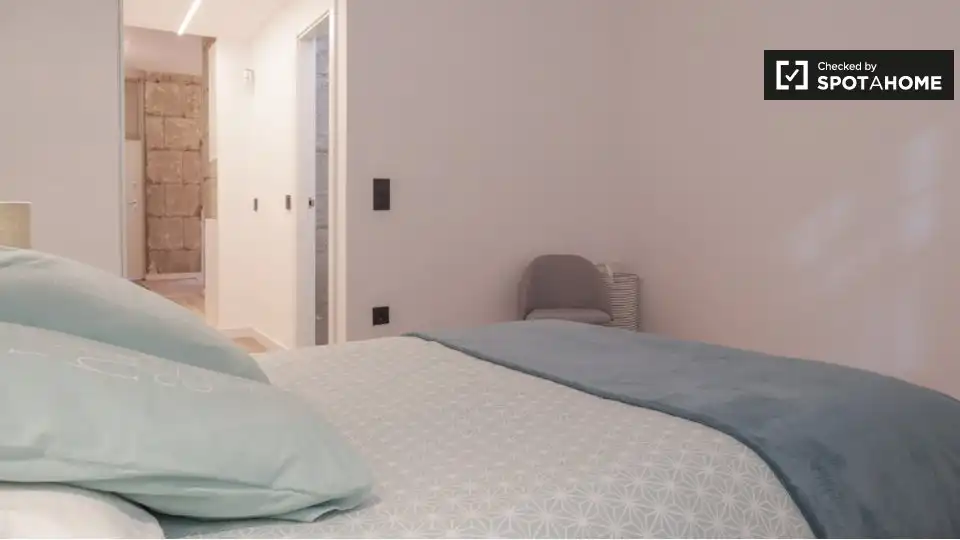 Bedroom of Flat for rent in Madrid  with Air Conditioner, Heating and Furnished