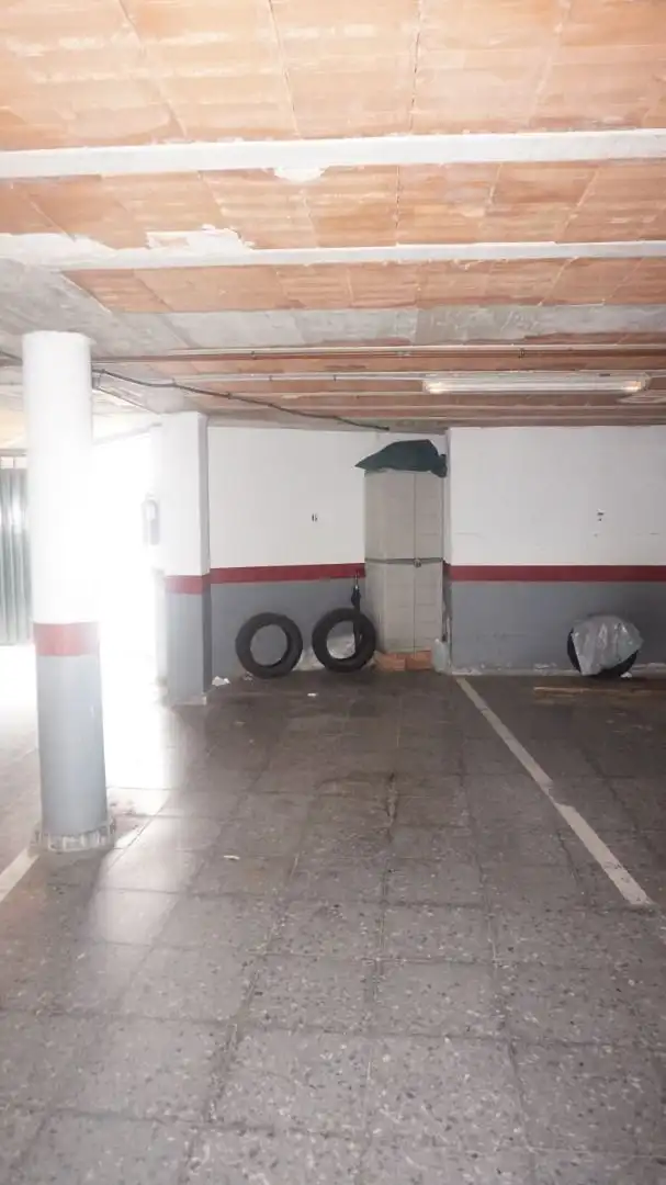 Aparcament de Casa adosada en venda en Los Barrios amb Aire condicionat, Calefacció i Traster