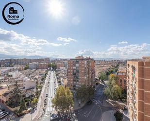 Vista exterior de Àtic en venda en  Granada Capital amb Aire condicionat, Calefacció i Jardí privat