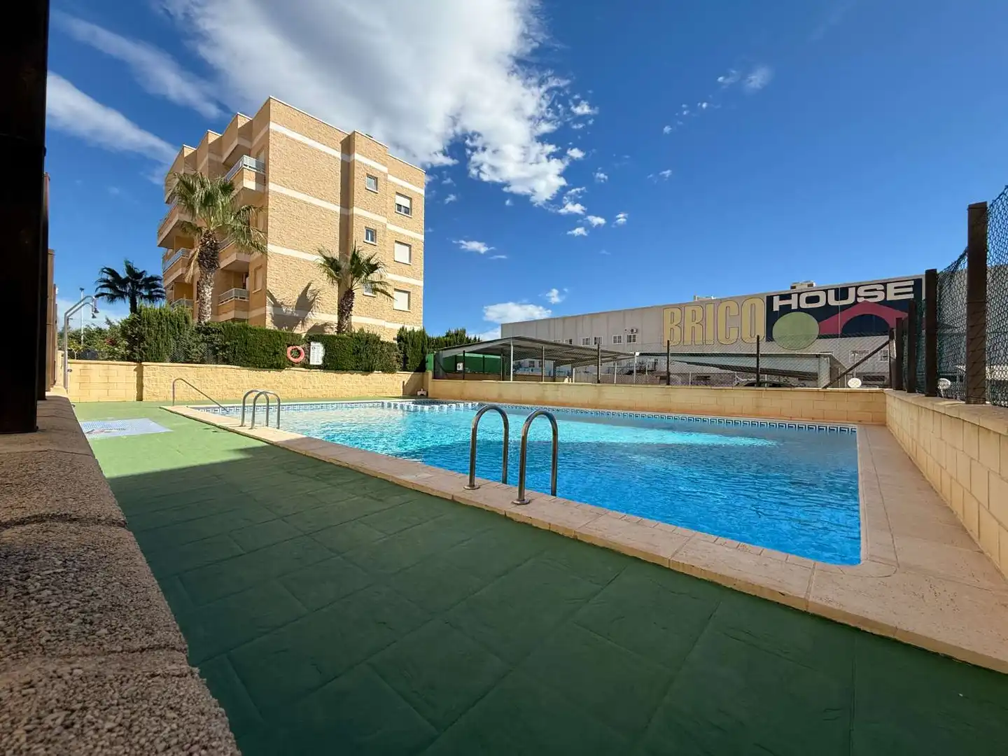 Piscina de Apartamento en venta en Nueva Torrevieja - Aguas Nuevas