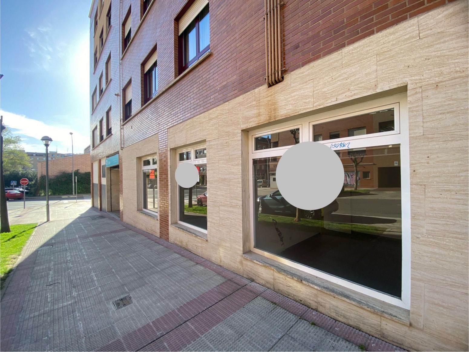 Vista exterior de Oficina en venda en  Logroño amb Aire condicionat i Calefacció