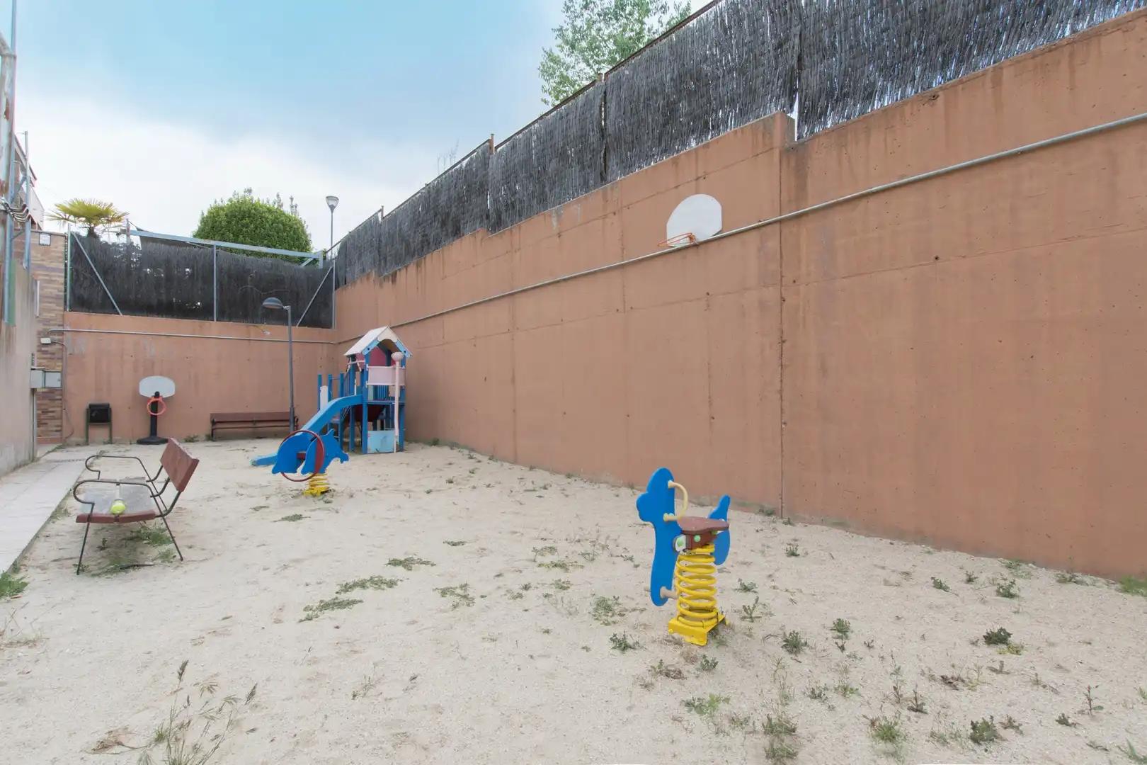 Aparcament de Àtic en venda en Pozuelo de Alarcón amb Aire condicionat, Calefacció i Jardí privat