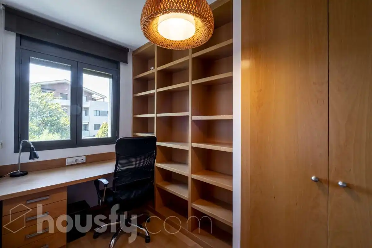 Bedroom of Flat for sale in Sant Cugat del Vallès  with Air Conditioner, Heating and Private garden