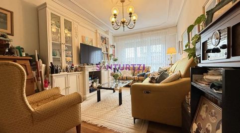 Foto 2 de Piso en venta en Azeta - Abatxolo, Portugalete