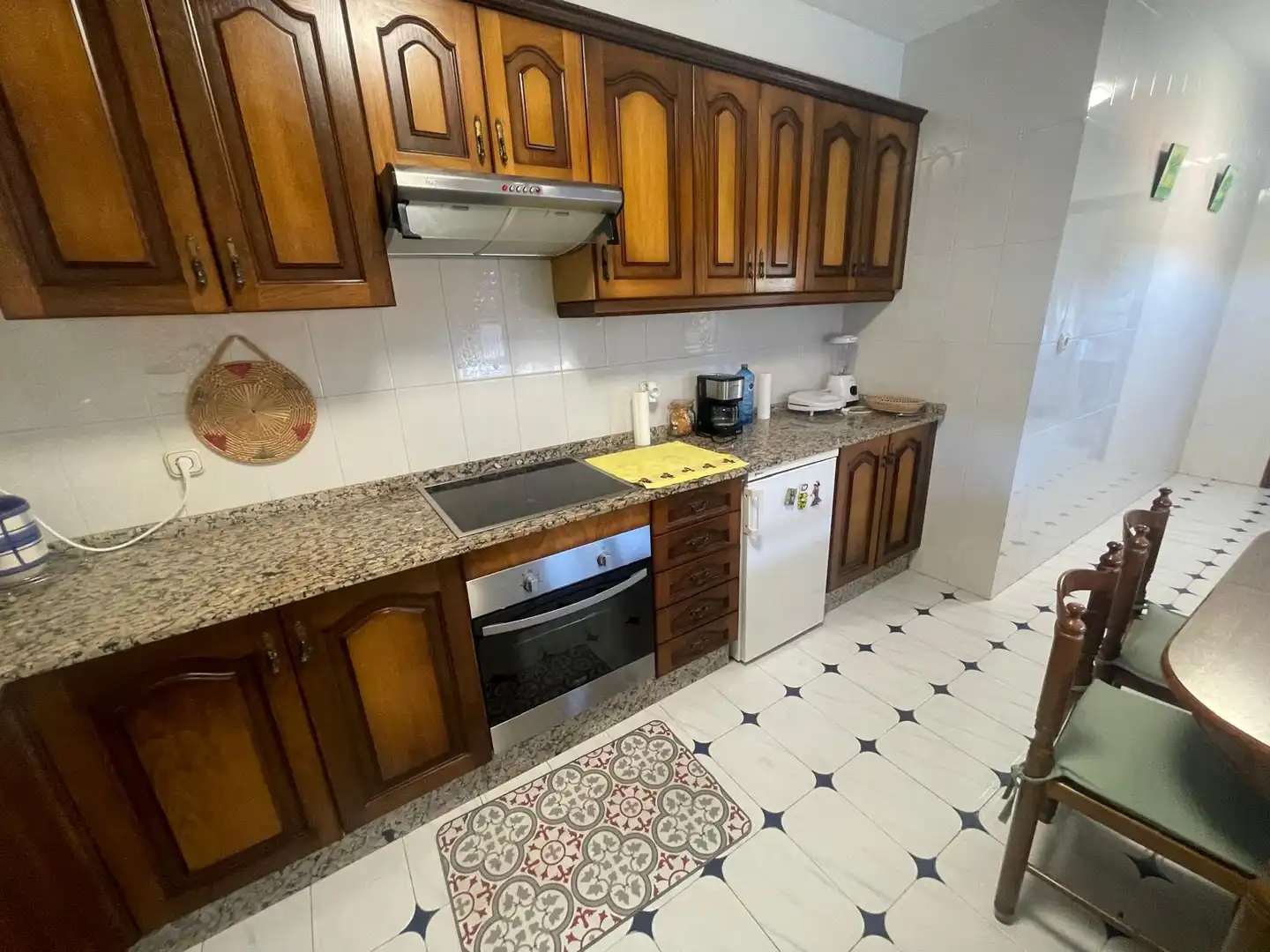 Cuina de Casa o xalet de lloguer en Oleiros amb Jardí privat, Moblat i Forn