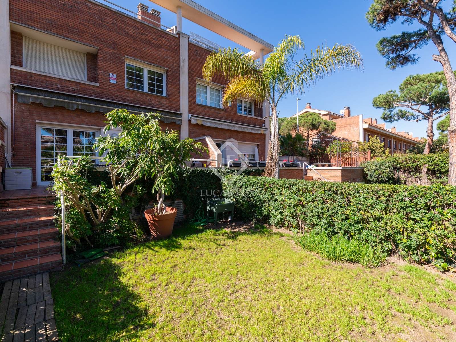Jardí de Casa o xalet en venda en Gavà amb Aire condicionat, Calefacció i Jardí privat