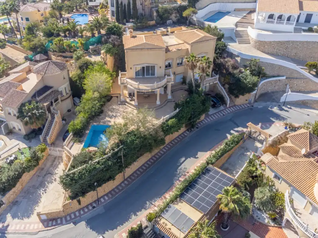 Vista exterior de Casa o xalet en venda en El Campello amb Terrassa i Piscina