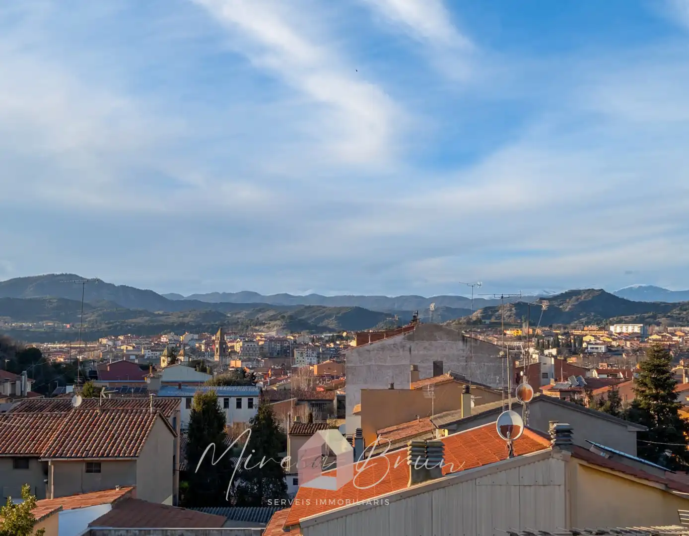Vista exterior de Dúplex en venda en Torelló amb Calefacció