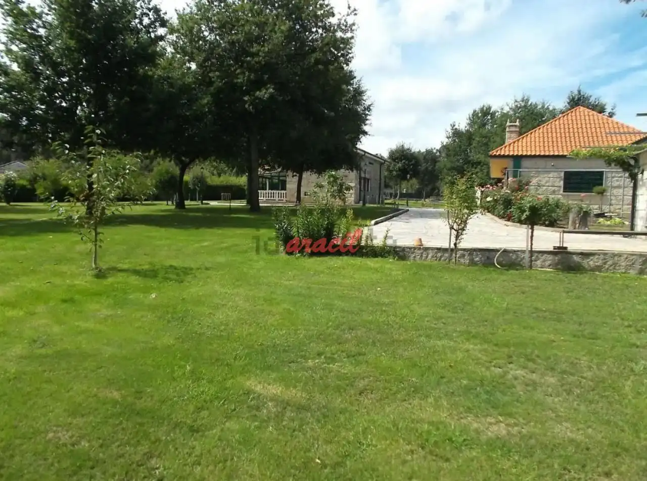 Chalet con jardín en venta en O Carballiño, imagen 3