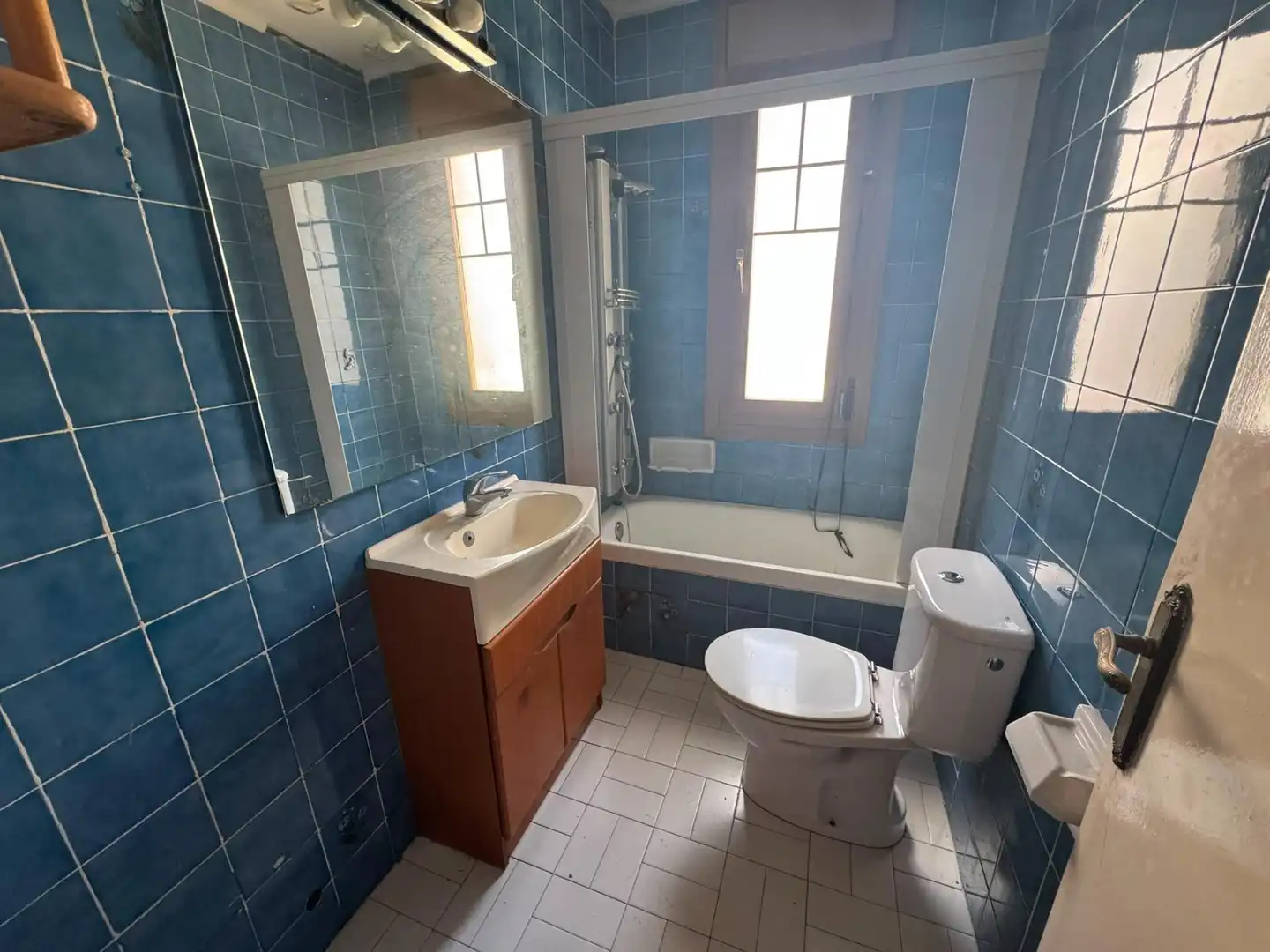 Baño de Piso en venta en Barakaldo  con Calefacción y Balcón