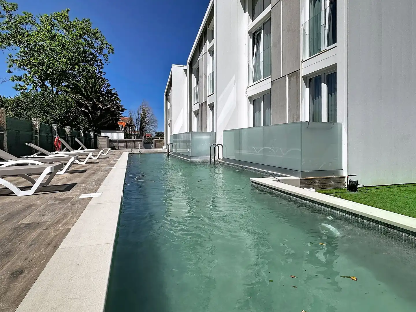 Piscina de Edificio en venta en Sanxenxo