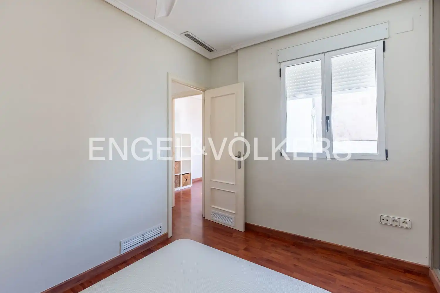 Habitación de Ático de alquiler en Valencia con Aire acondicionado, Calefacción y Parquet