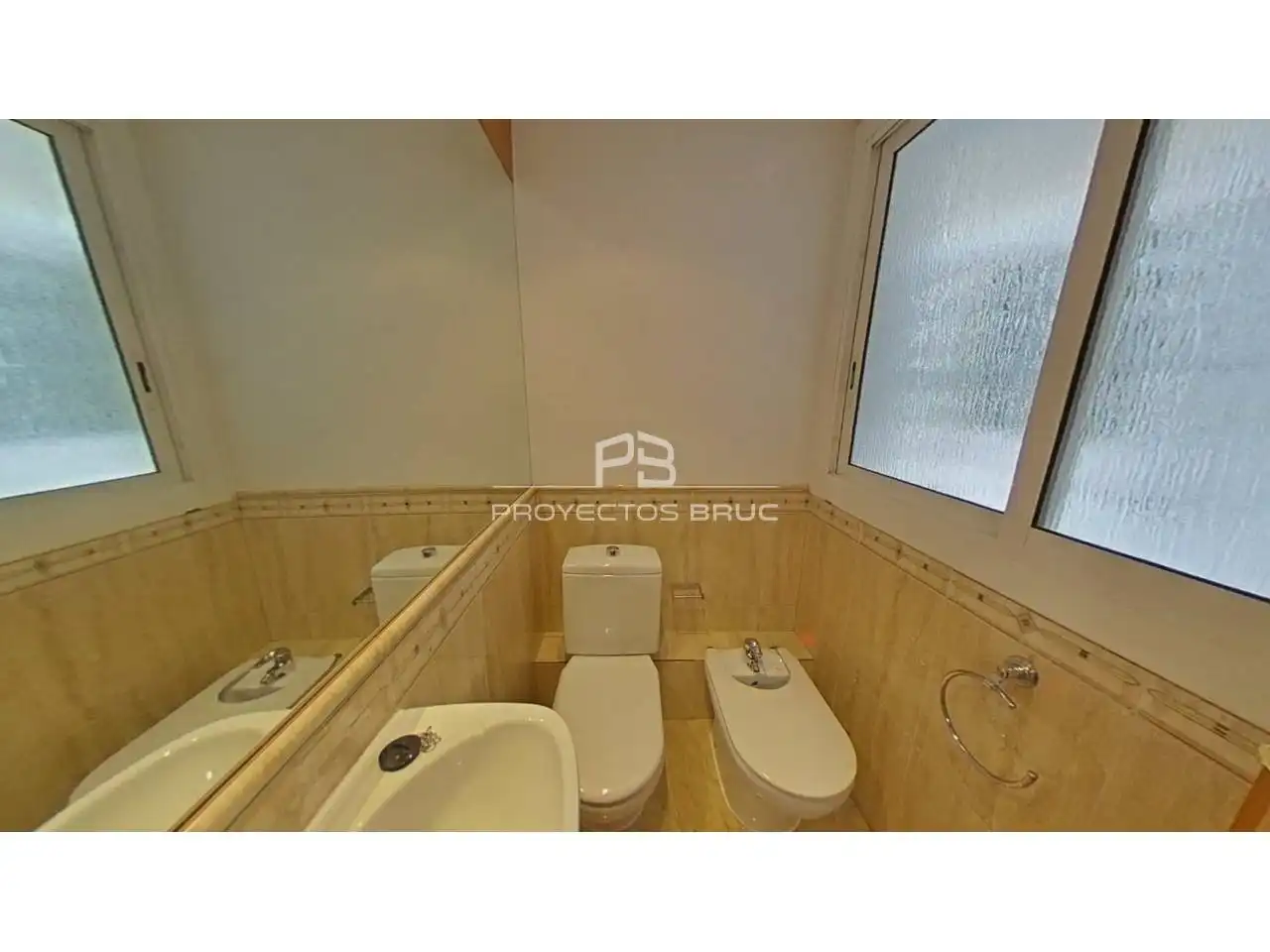Baño de Piso en venta en Nou Barris