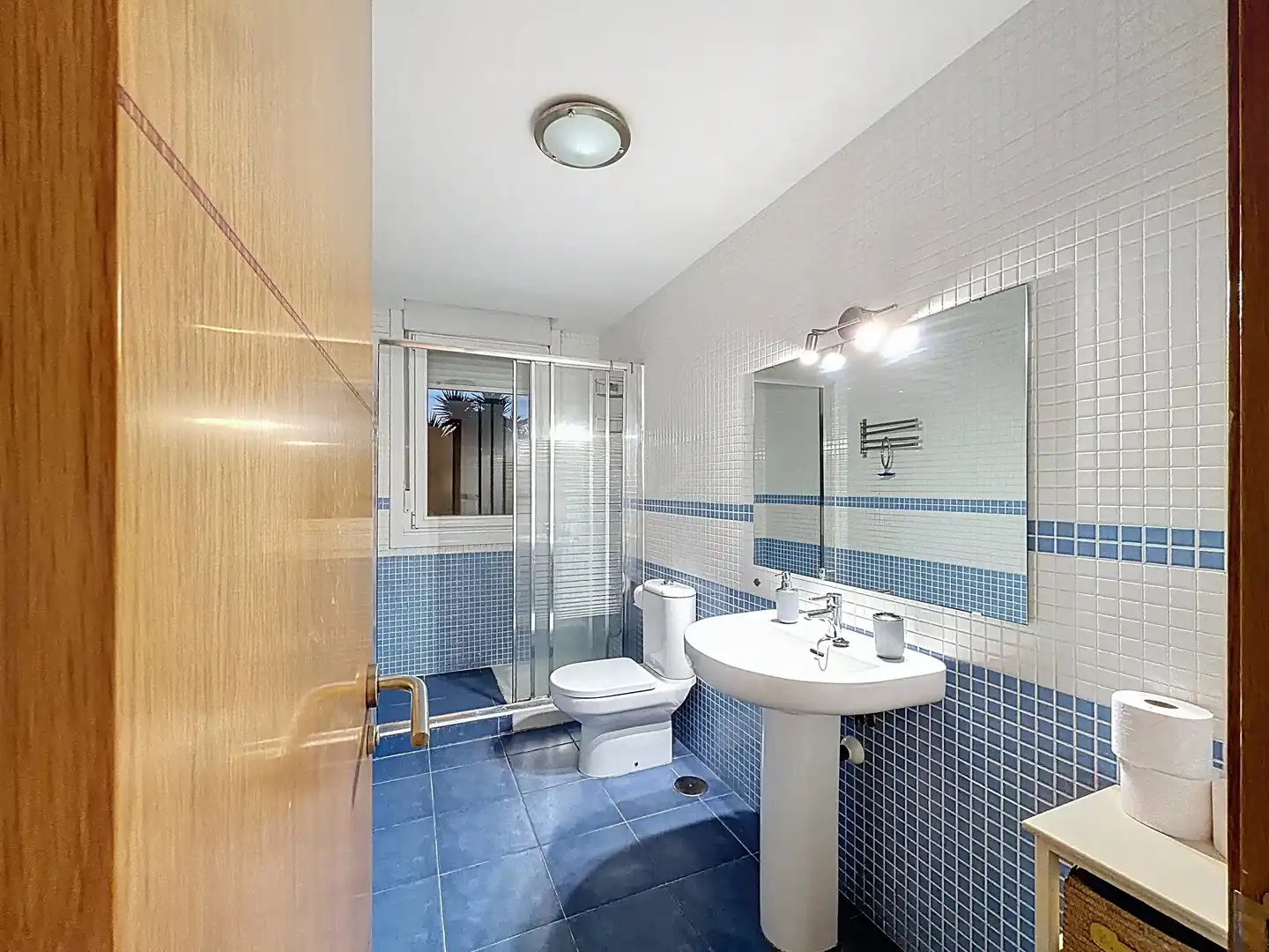 Badezimmer von Wohnung zum Verkauf in Vilagarcía de Arousa mit Terrasse und Schwimmbad
