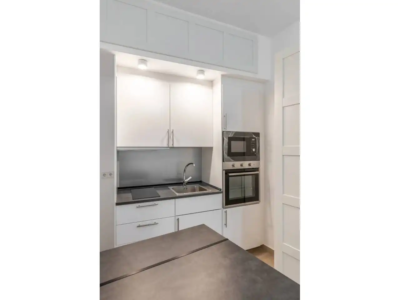 Cuina de Estudi en venda en Cornellà de Llobregat amb Parquet i Moblat