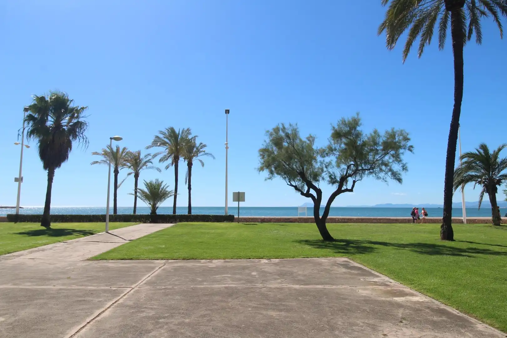 Parking de Apartamento en venta en Cullera con Terraza, Amueblado y Balcón