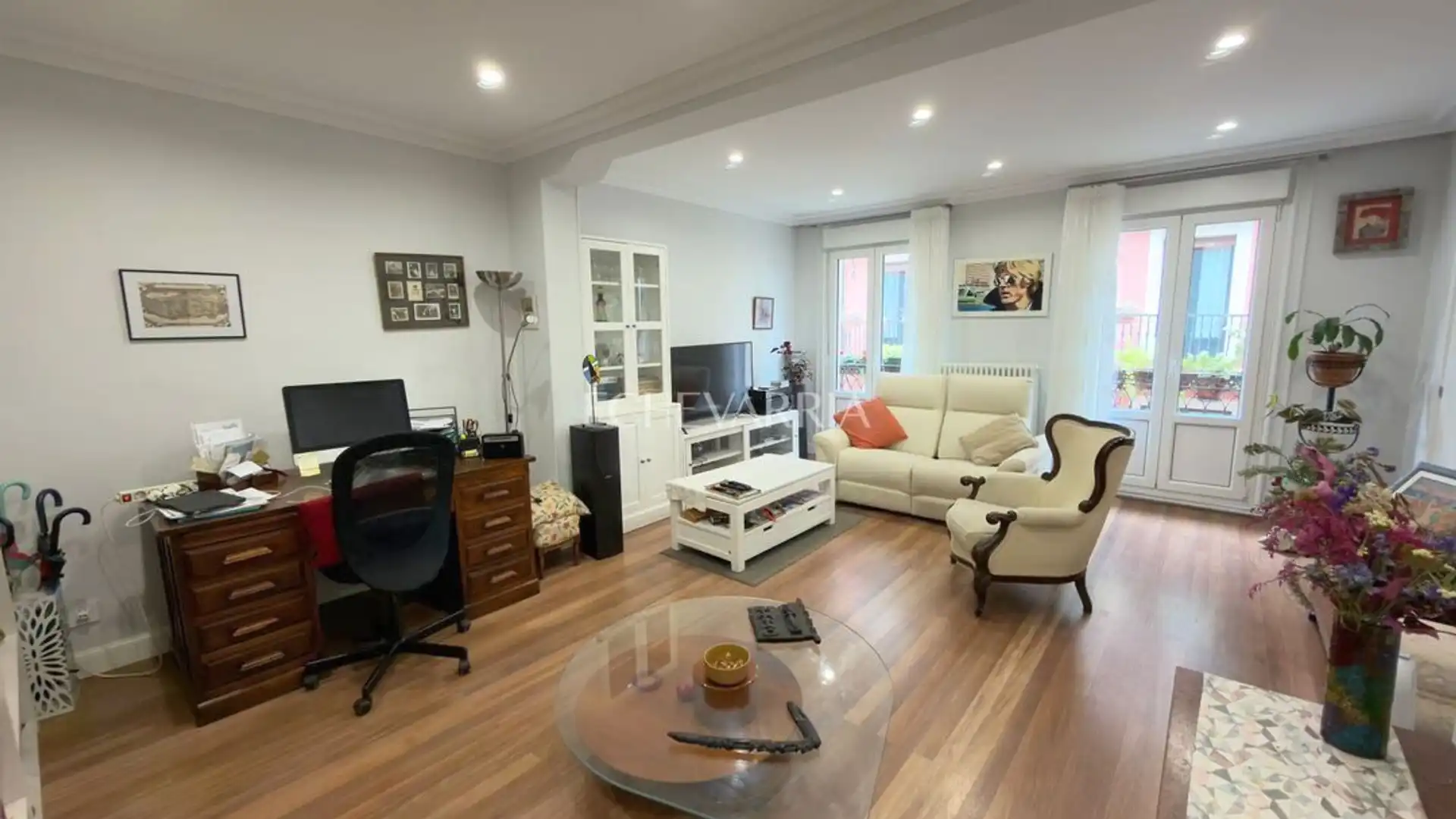 Sala de estar de Piso en venta en Bilbao  con Calefacción y Balcón