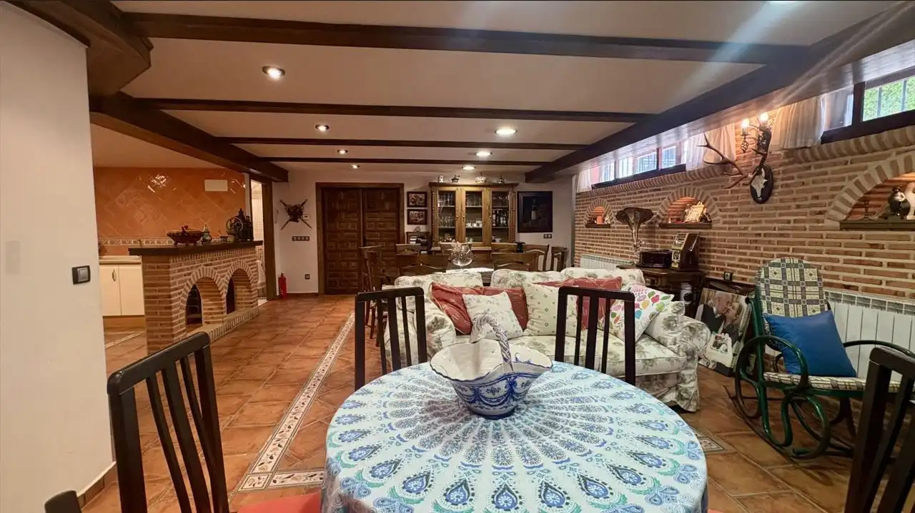 Casa o xalet en venda en Valdepeñas amb Aire condicionat, Calefacció i Traster