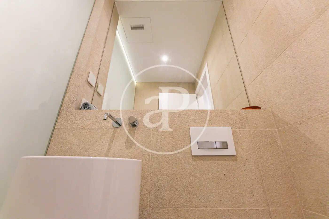 Flat for rent in Carrer Ample de la Mercè, El Mercat