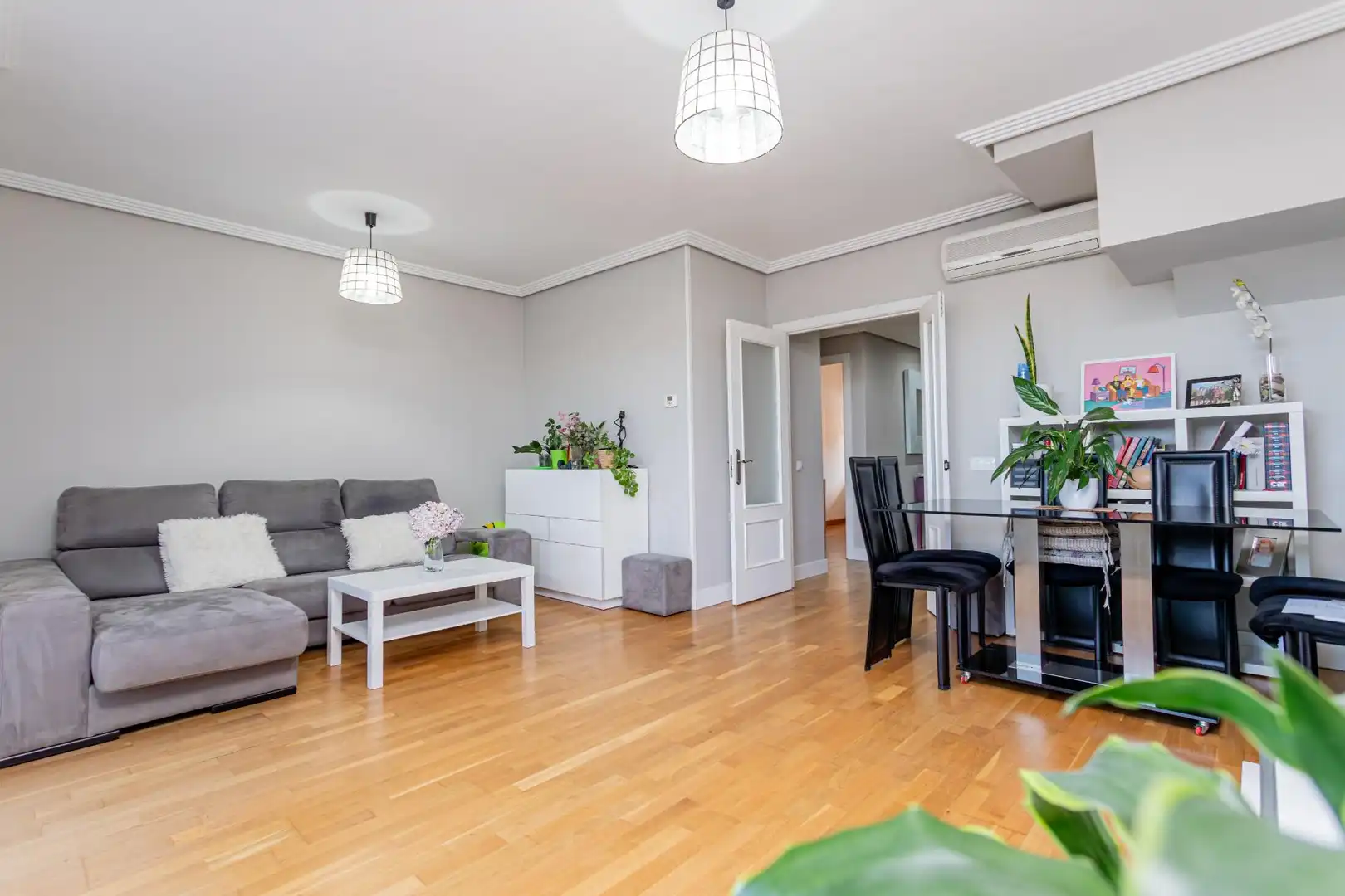 Sala de estar de Casa adosada en venta en Valdemoro con Aire acondicionado, Calefacción y Jardín privado