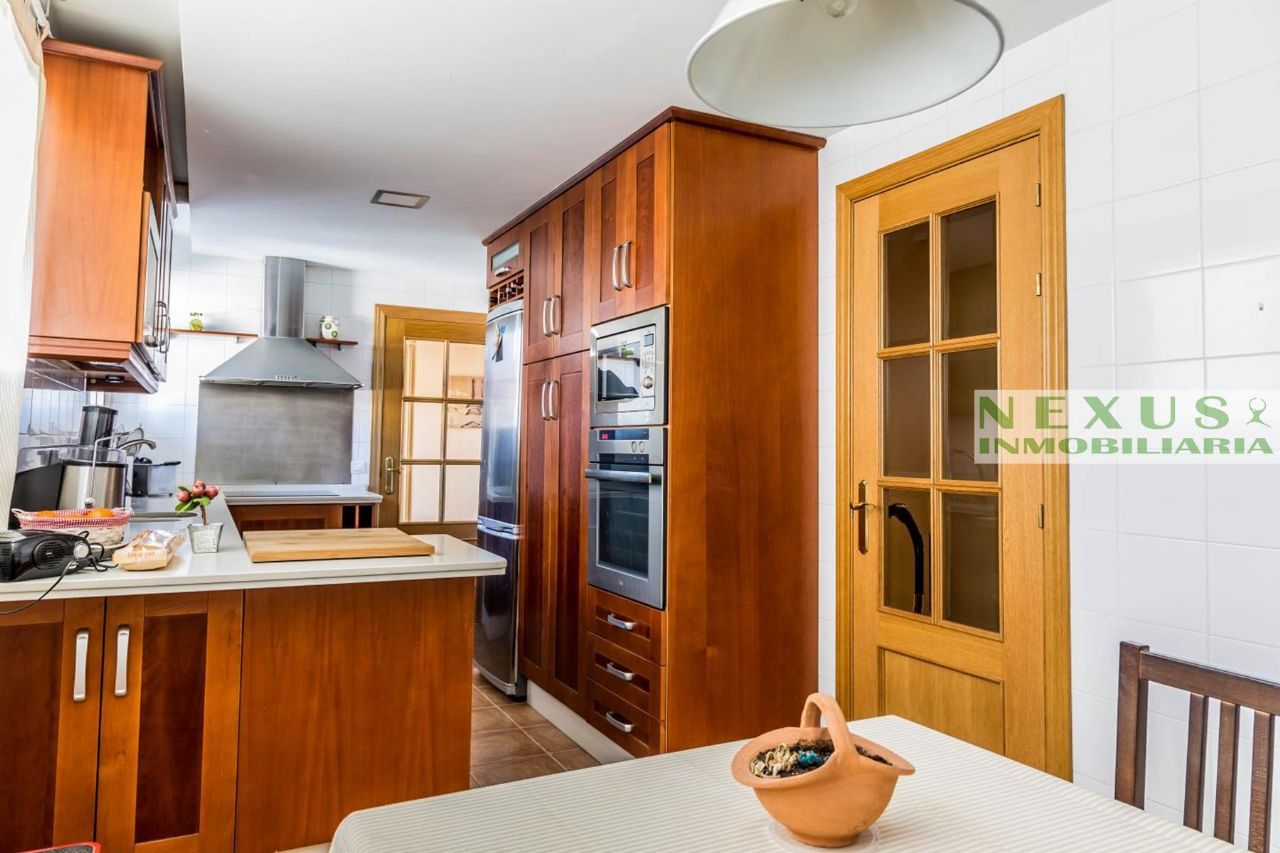 Kitchen of Single-family semi-detached for sale in Cáceres Capital  with Heating and Terrace