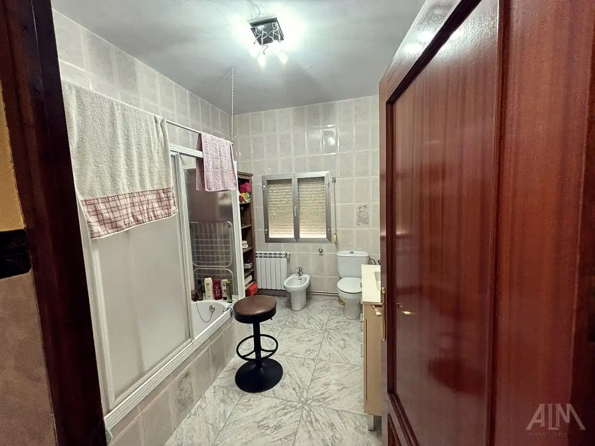 Bathroom of Houses for sale in Llanos del Caudillo  with Heating and Storage room