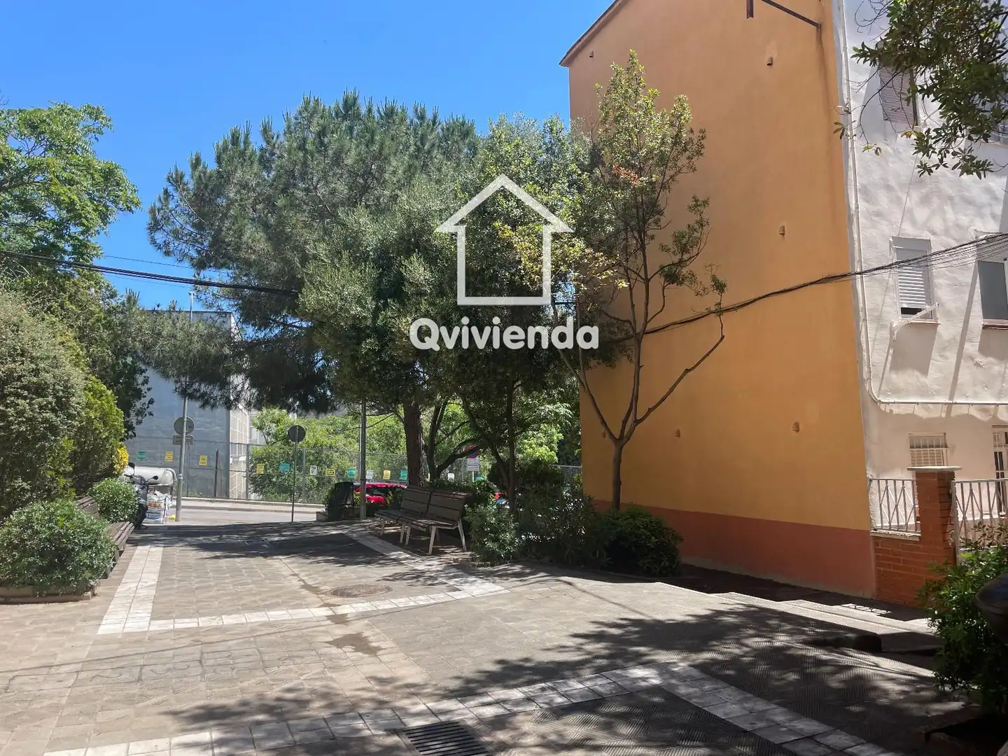 Vista exterior de Piso en venta en Santa Coloma de Gramenet