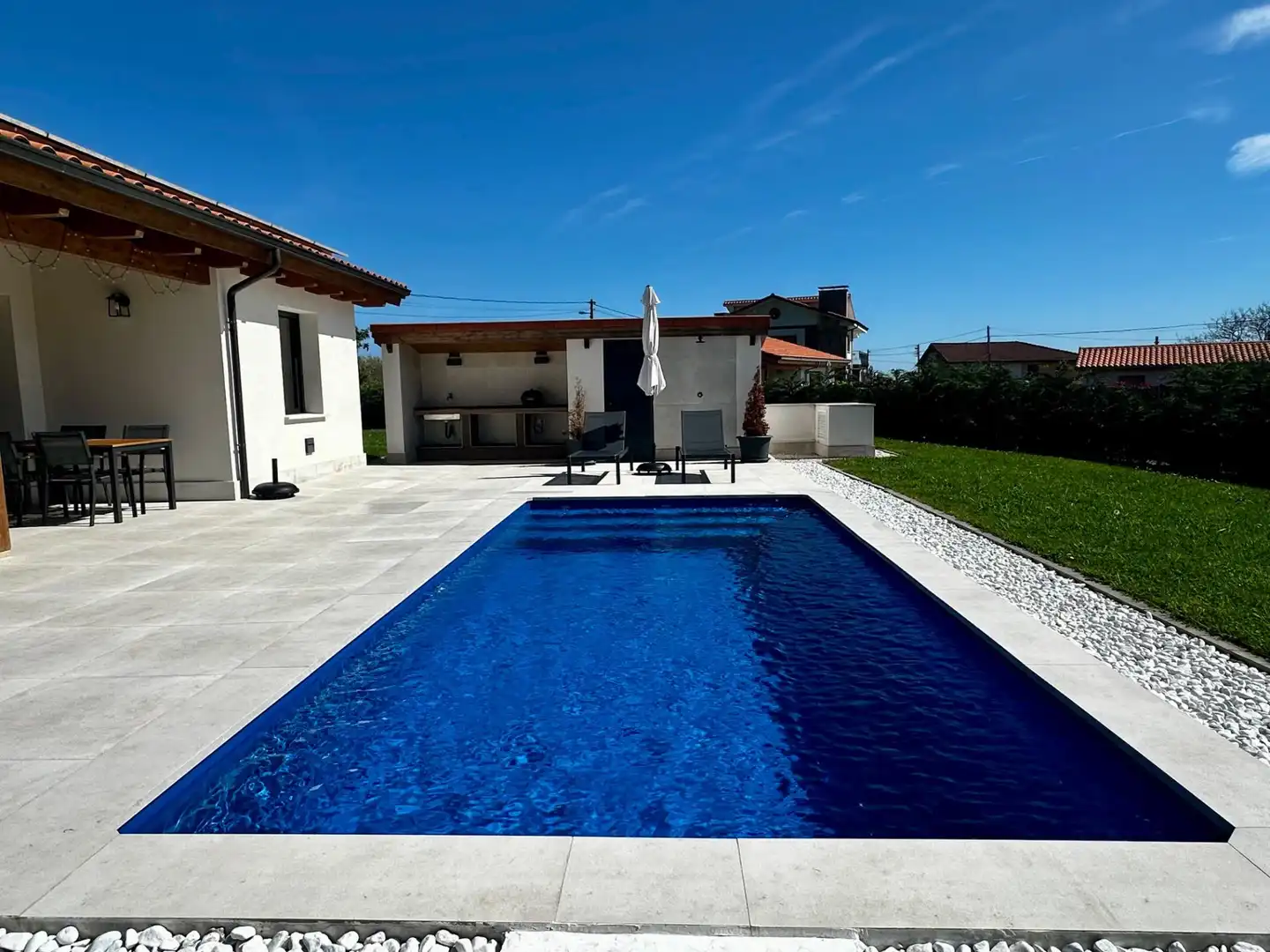 Piscina de Casa o chalet en venta en Ribadesella con Aire acondicionado, Calefacción y Jardín privado
