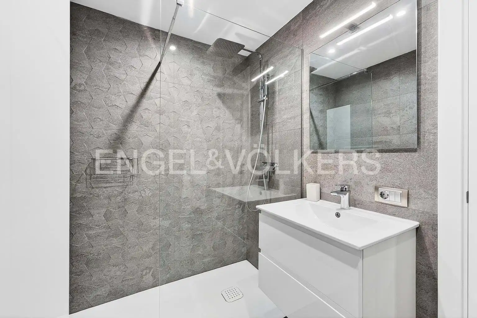 Badezimmer von Haus oder Chalet zum Verkauf in Arona mit Klimaanlage, Terrasse und Schwimmbad
