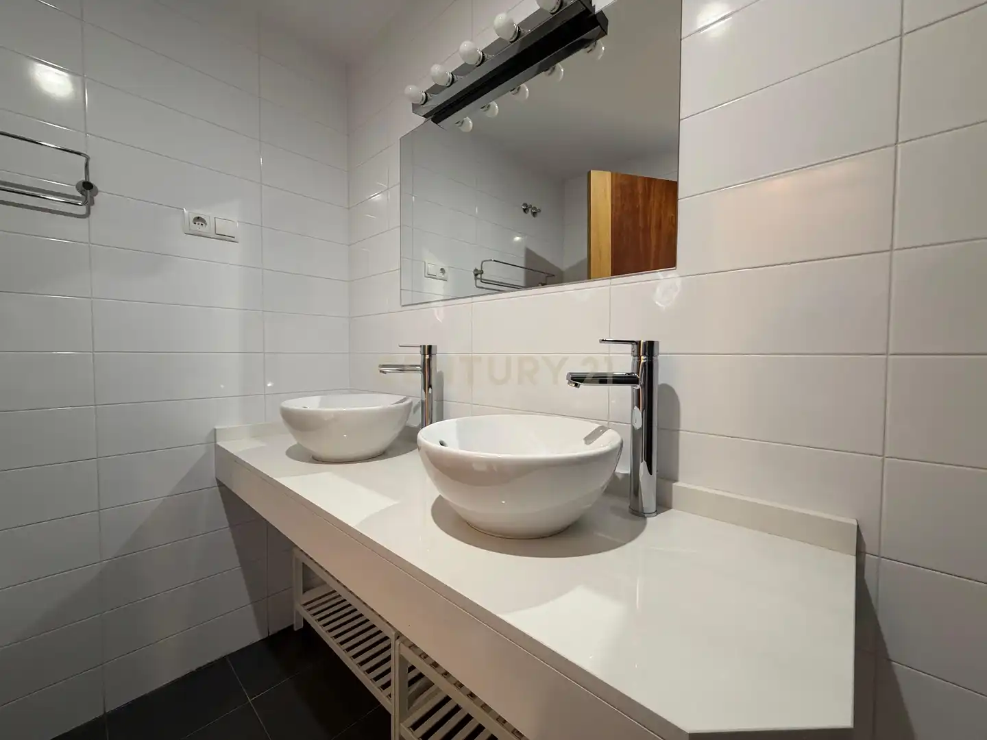 Bany de Apartament de lloguer en Mijas amb Aire condicionat, Jardí privat i Traster