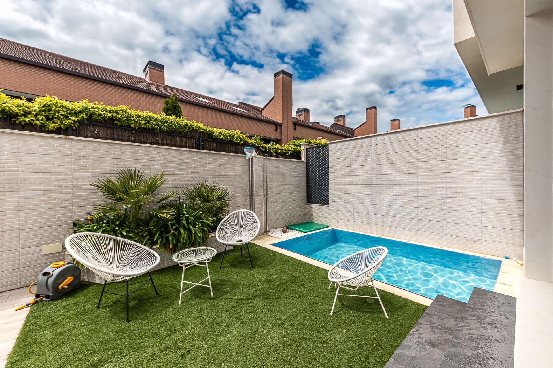 Piscina de Casa o xalet en venda en  Madrid Capital amb Aire condicionat, Calefacció i Jardí privat