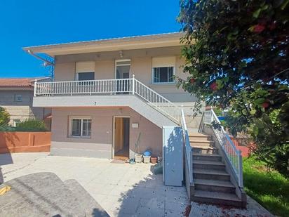 Exterior view of House or chalet for sale in Vigo   with Heating, Private garden and Parquet flooring