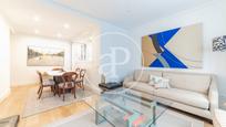 Living room of Flat for sale in  Madrid Capital  with Air Conditioner, Heating and Private garden