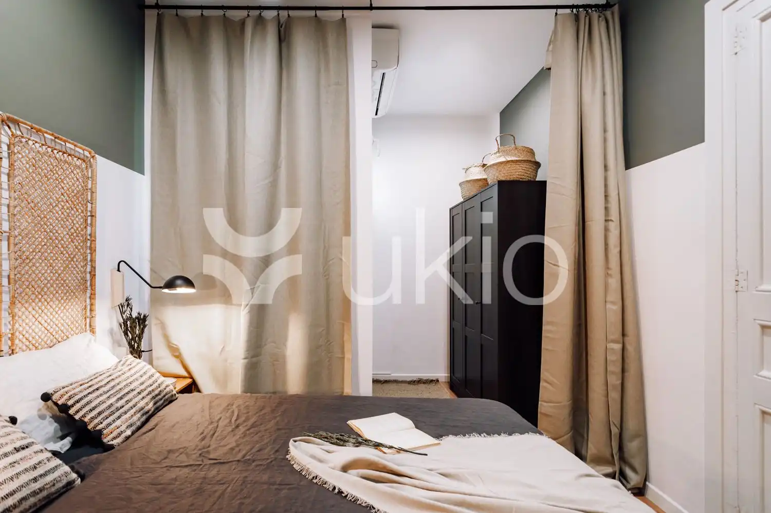 Apartment with terrace to rent in Carrer de Villarroel, imagen 18