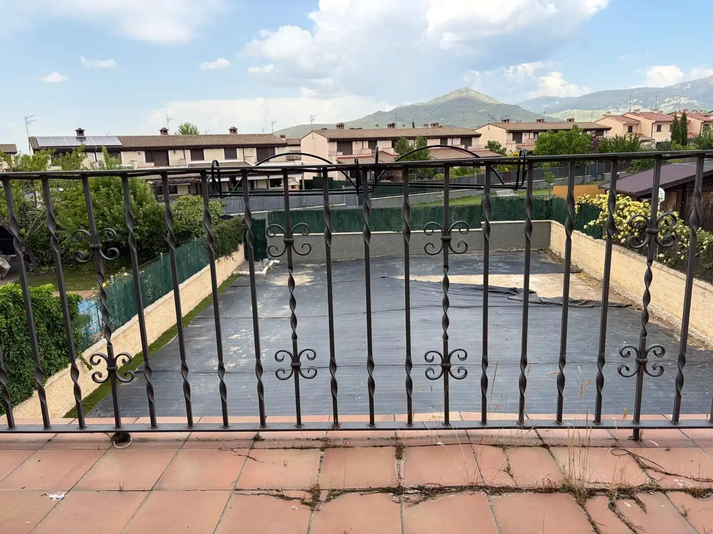 Terrassa de Casa adosada en venda en Palazuelos de Eresma amb Calefacció, Terrassa i Alarma