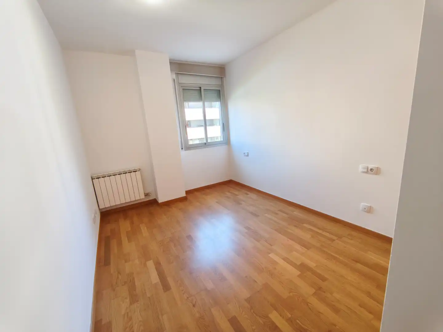 Bedroom of Flat for sale in Salt  with Heating, Private garden and Parquet flooring