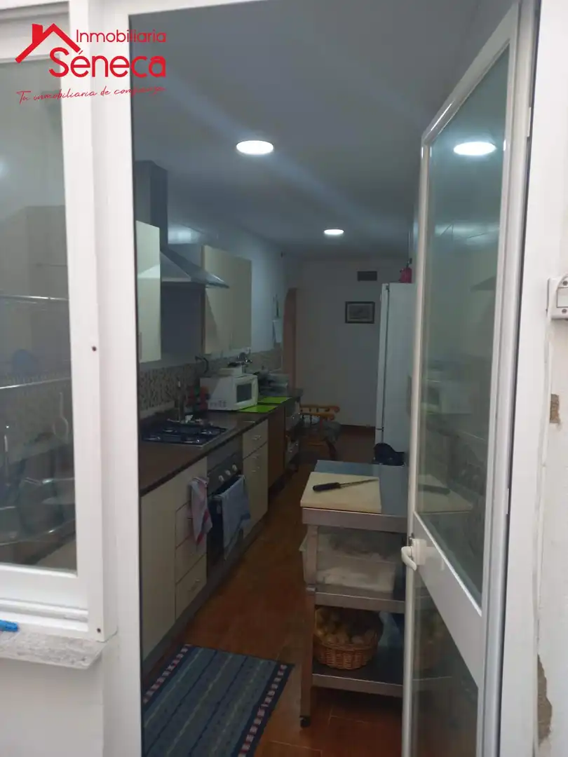 Cuina de Casa adosada en venda en Córdoba amb Aire condicionat