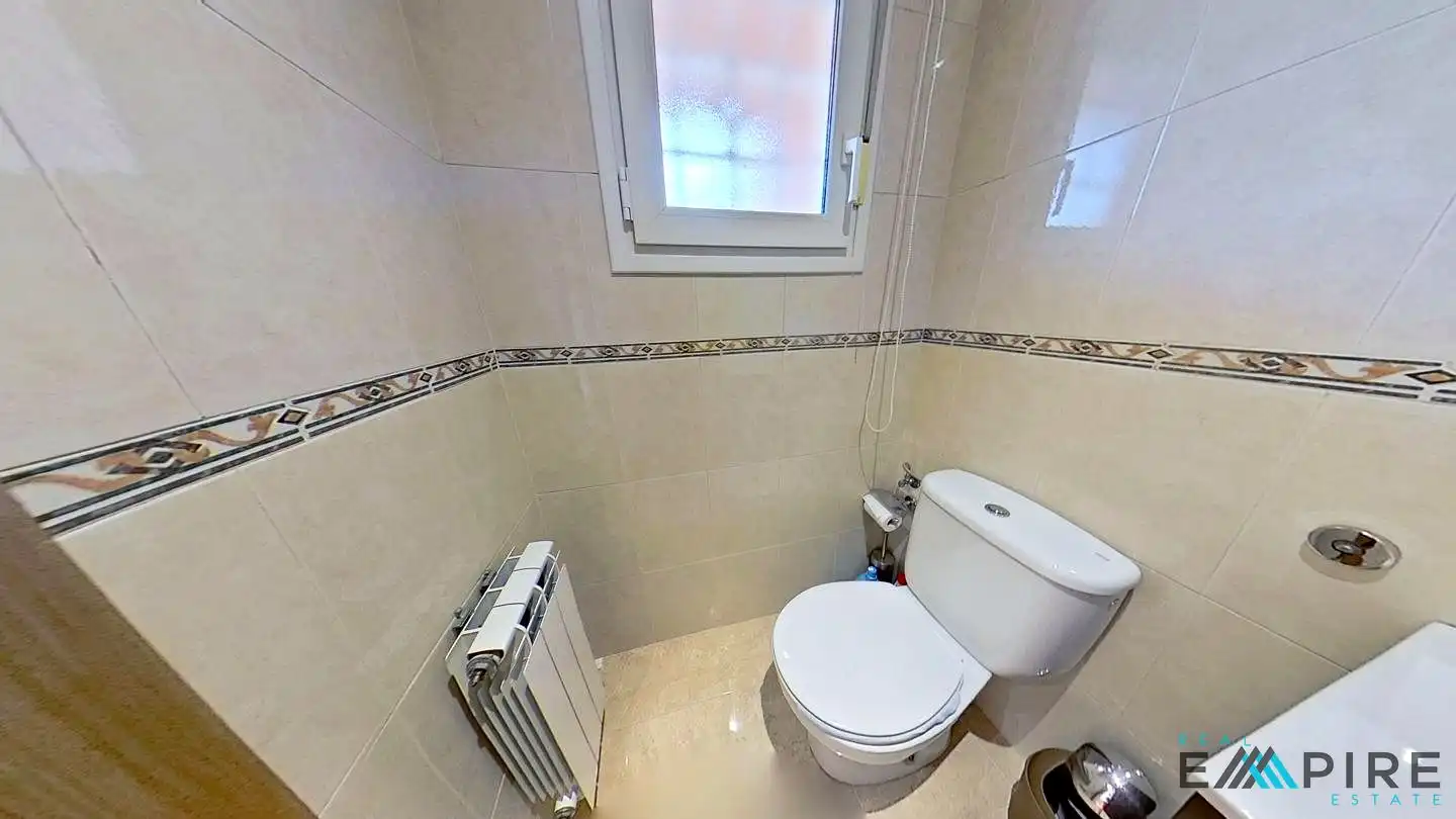 Baño de Casa adosada en venta en Valdemoro con Aire acondicionado, Calefacción y Amueblado