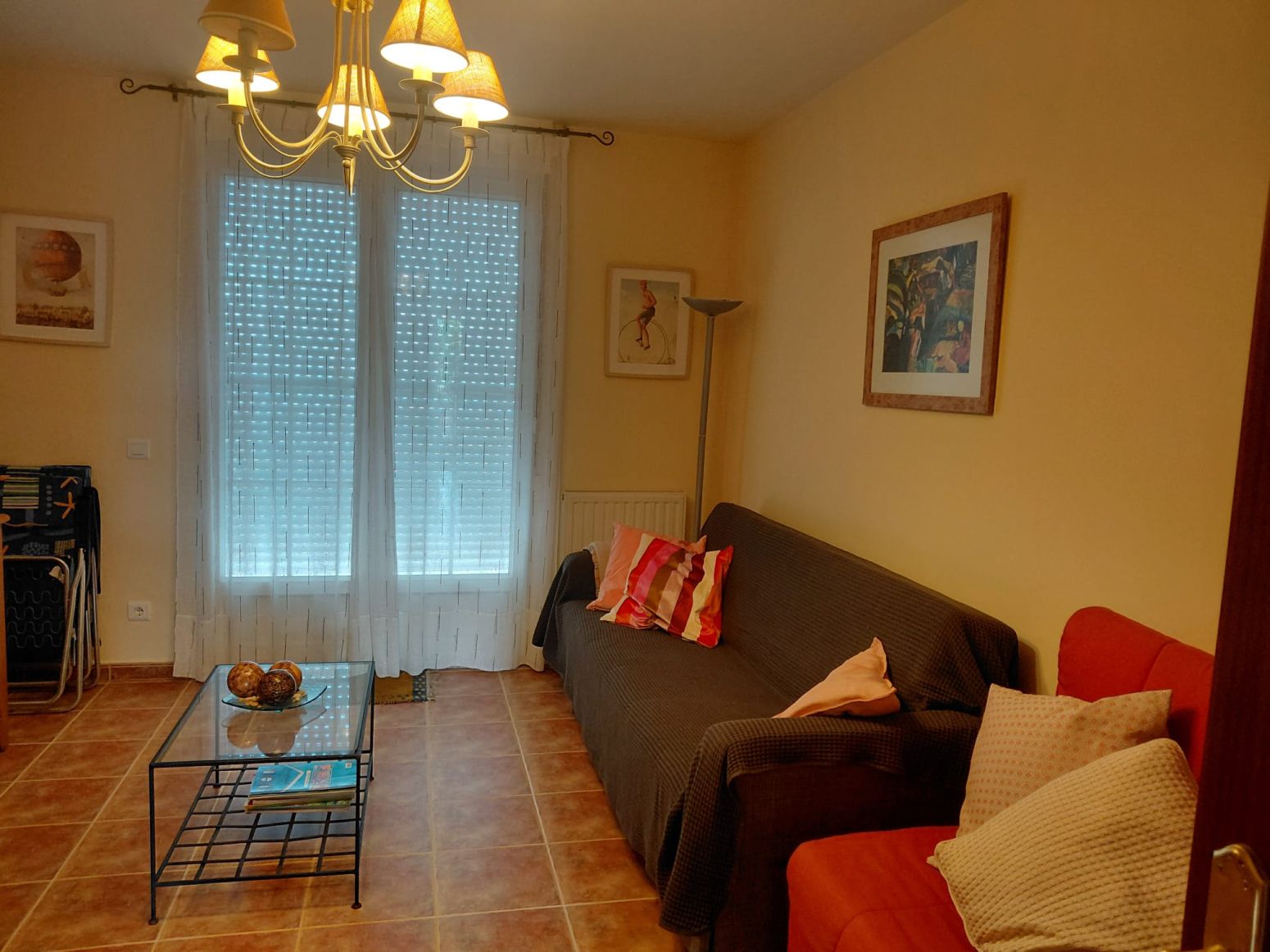 Sala d'estar de Casa adosada de lloguer en Udías amb Calefacció i Terrassa
