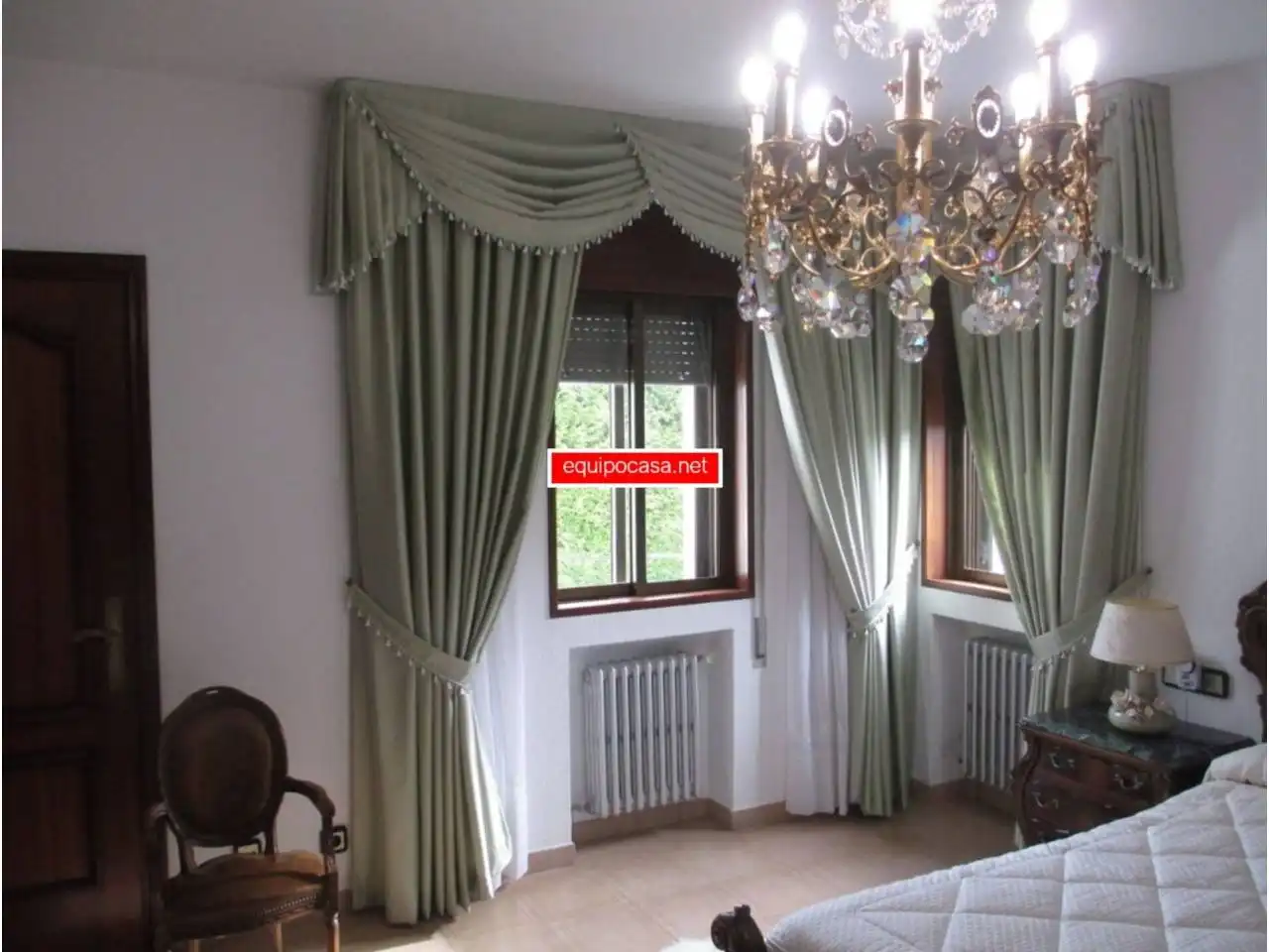 Dormitori de Casa o xalet en venda en Lugo amb Calefacció, Jardí privat i Parquet
