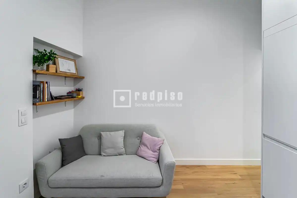 Sala d'estar de Pis en venda en Madrid amb Aire condicionat, Terrassa i Moblat