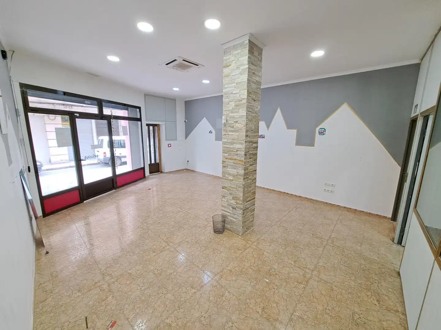 Local comercial de lloguer a Casc Urbà, imagen 3