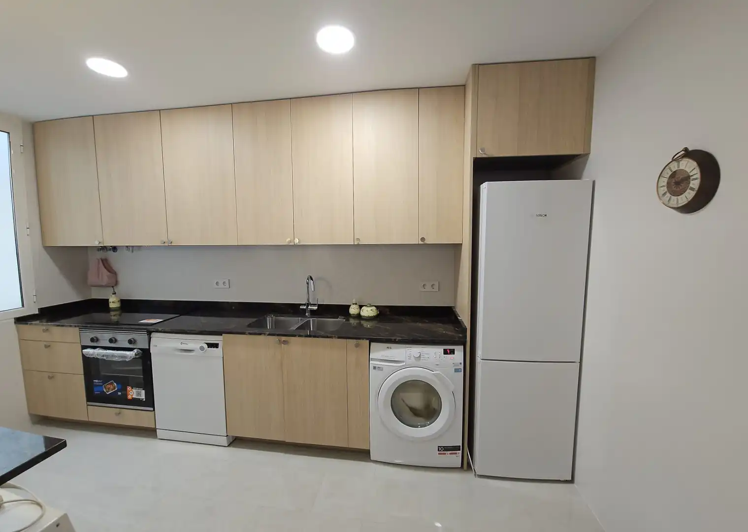Kitchen of Flat for rent in Valencia  with Air Conditioner, Furnished and Washing machine