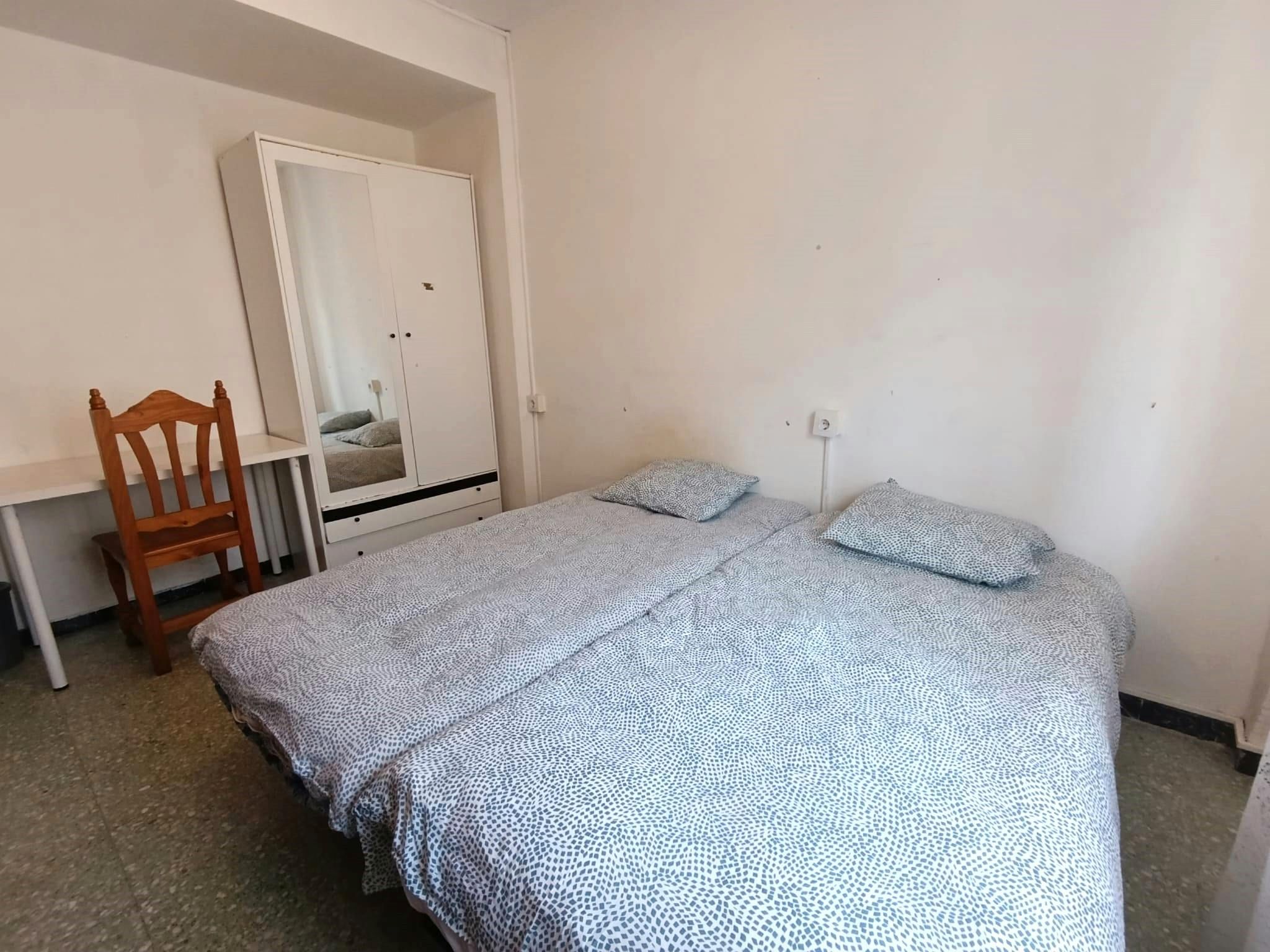 Dormitori de Pis per a compartir en  Sevilla Capital amb Aire condicionat, Moblat i Rentadora